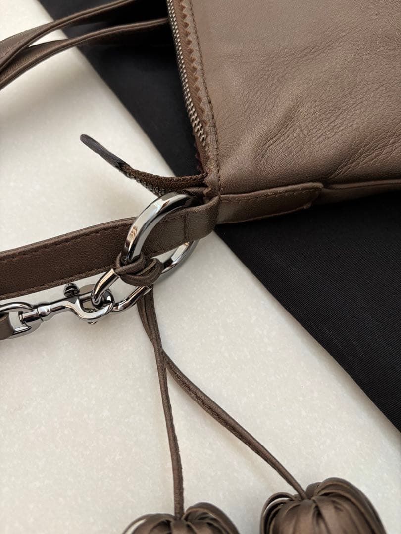 ロエベ　 ロゴデザイン ショルダーバッグ ブロンズ