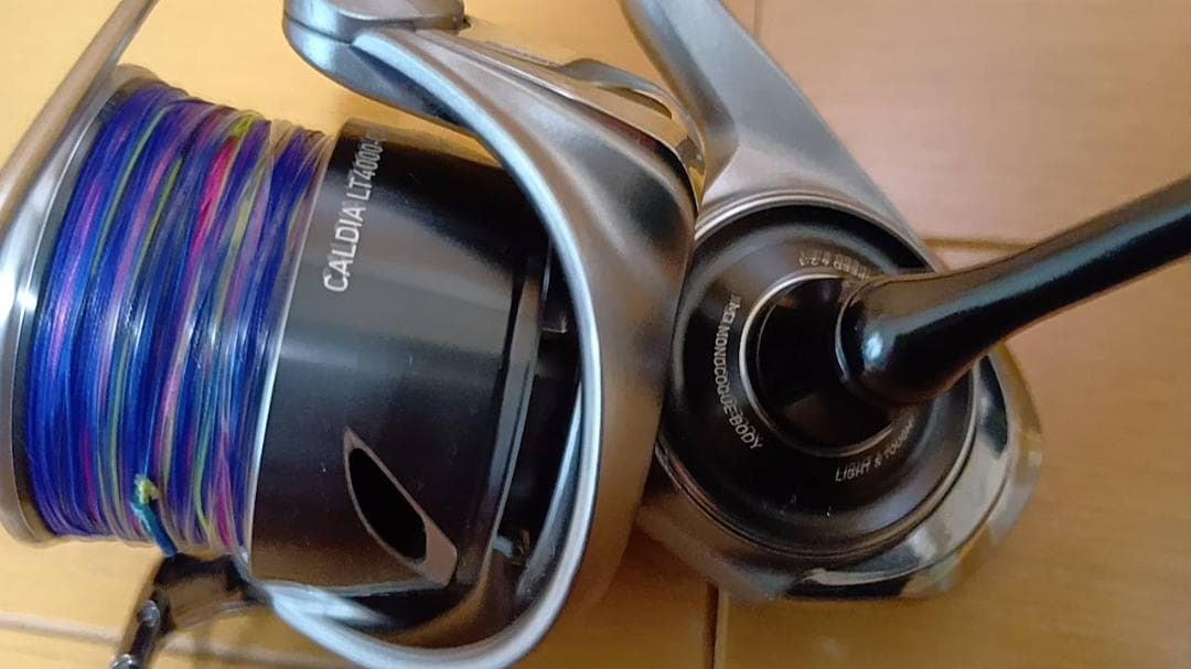 ダイワ 25CALDIA LT 4000-CXH