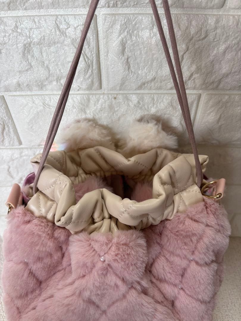 黒*こ様 コヤンイサムチョン　丸底巾着ファーバッグ　ピンク　白うさちゃん
