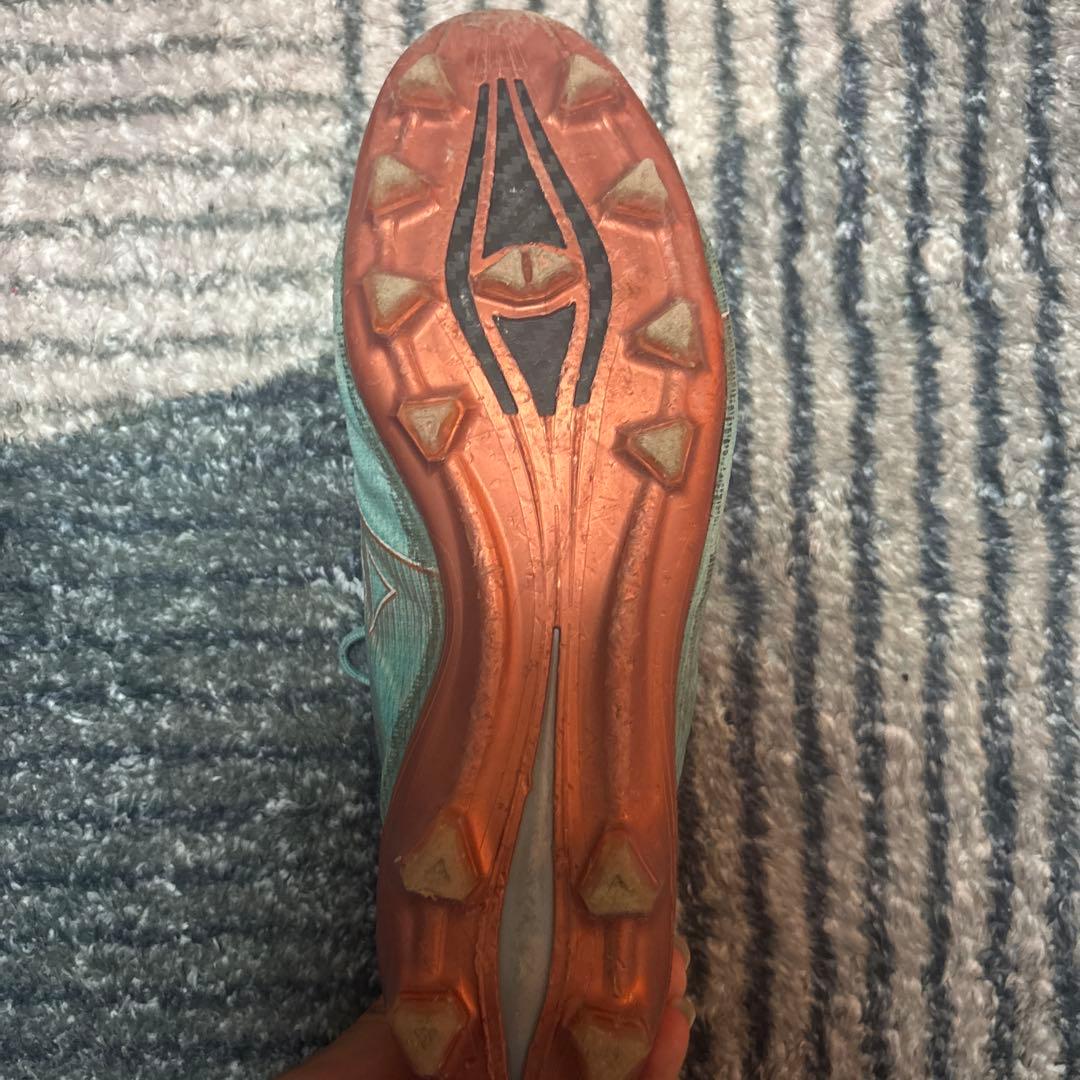 ミズノアルファサッカーシューズ アクアブルー