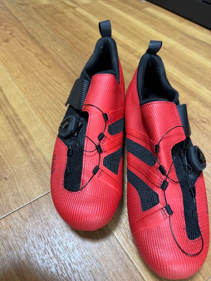 fi'zi:k フィジーク　サイクリングシューズ レッド/ブラック　26cm