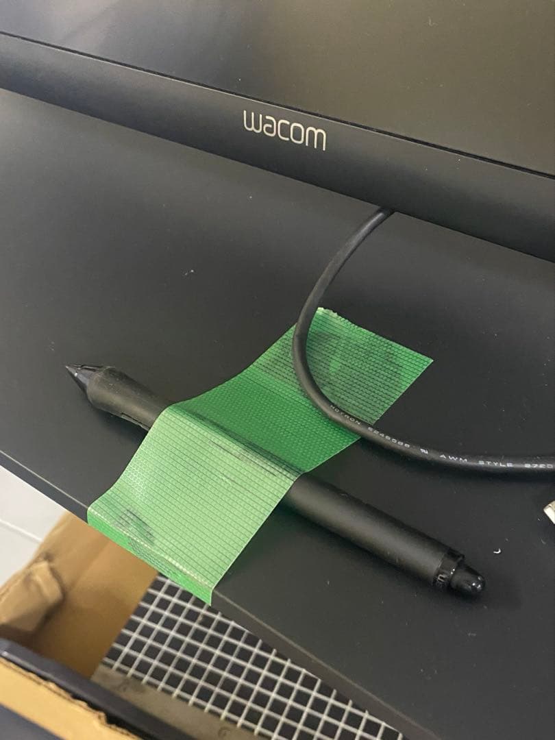 s*n様 Wacom Cintiq 24HD DTK-2400 液タブ　ペンタブ