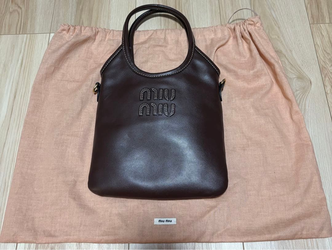 MIU MIUアイビー レザー ハンドバッグ2WAYショルダーバッグ