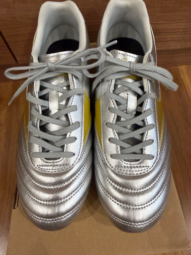 モレリアⅡ CLUB 限定カラー 新品25.5センチ