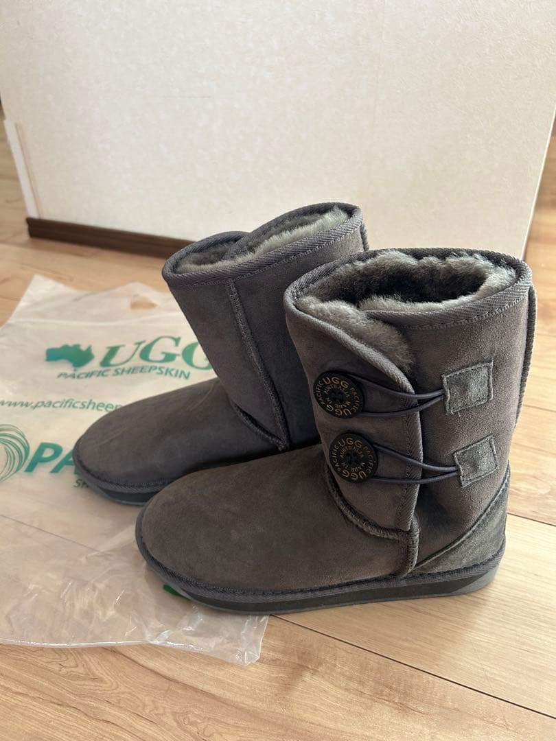 UGG グレー ムートンブーツ