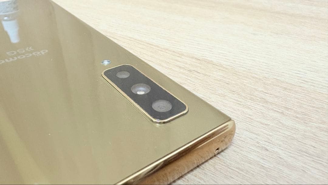 arrows NX9 F-52A ゴールド docomo SIMロック解除済