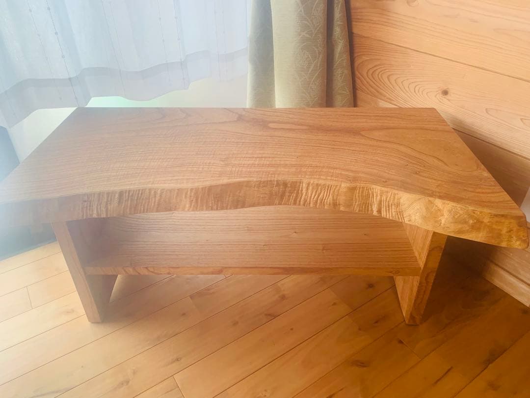 月うさぎ サイドテーブル、TV台(栴檀片側耳付一枚板天板)ワイルド一点物❣️