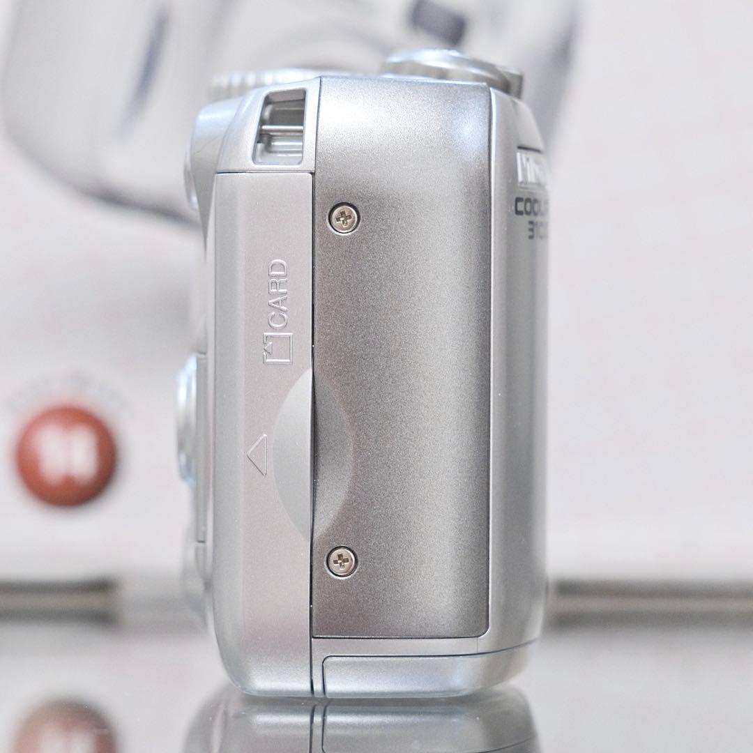美品！動作品 平成レトロ CCD Nikon COOLPIX E3100 元箱付