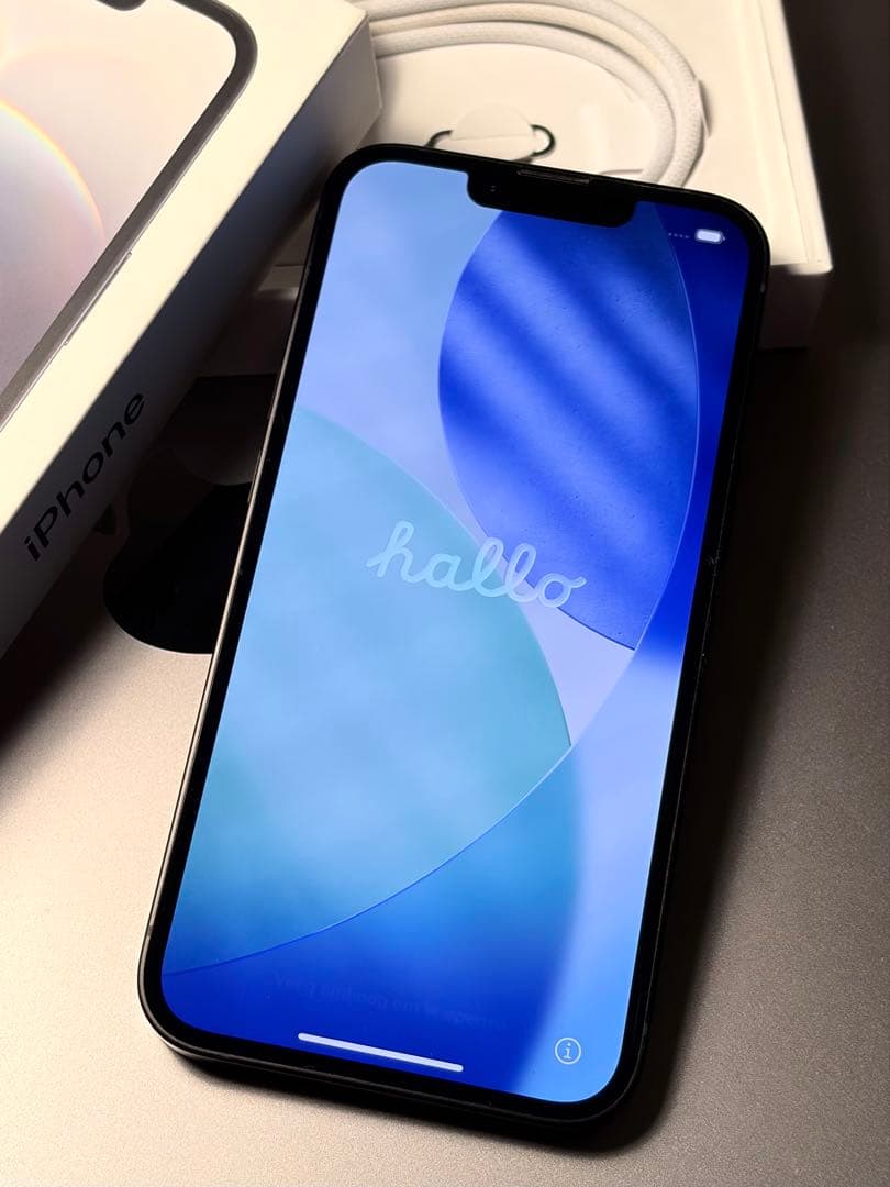 美品Apple iPhone 16e ブラック 本体 BT100% SIMフリー