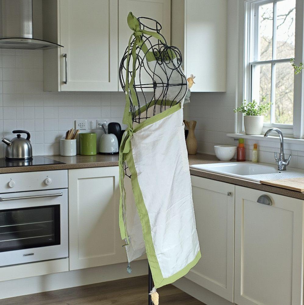 【新品未使用】Potechino さえら エプロン