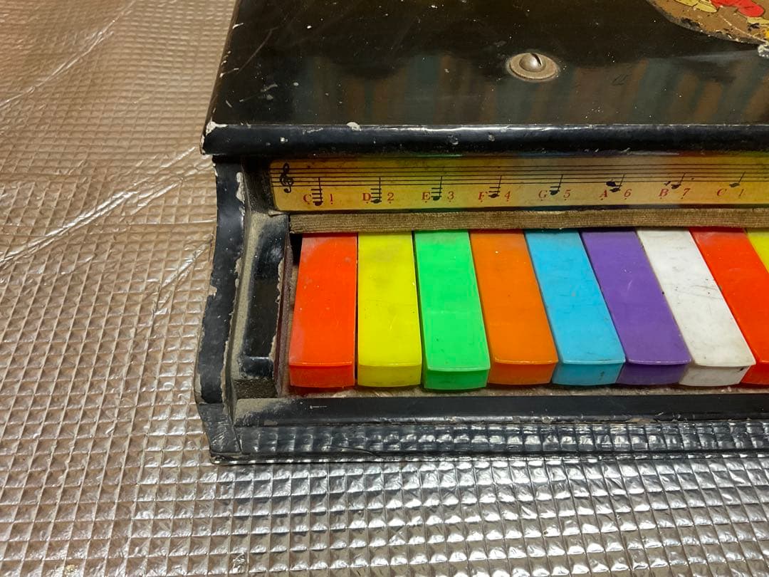 子供用ピアノ　Bell piano （ベルピアノ）【台座欠品、音はなります】。
