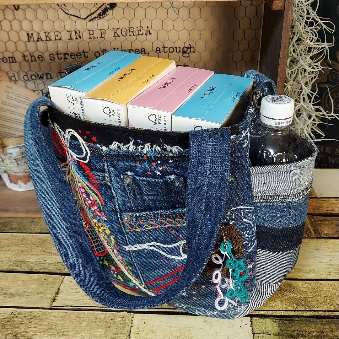 刺繍デニムバック　No.646　デニムリメイク　チューリップバック　丸いバック