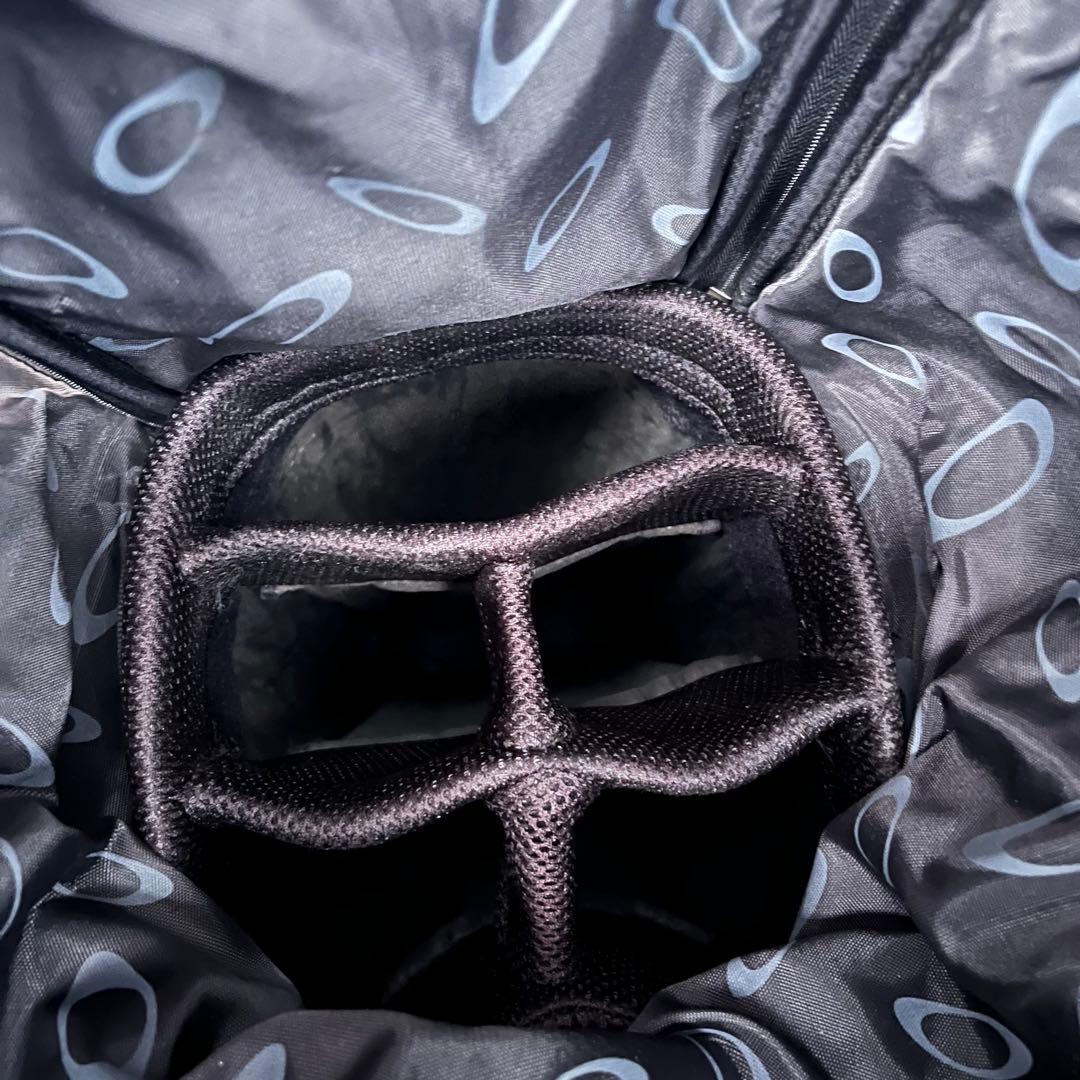 【大人気】OAKLEY オークリー SKULL キャディバッグ 3点式　ブラック