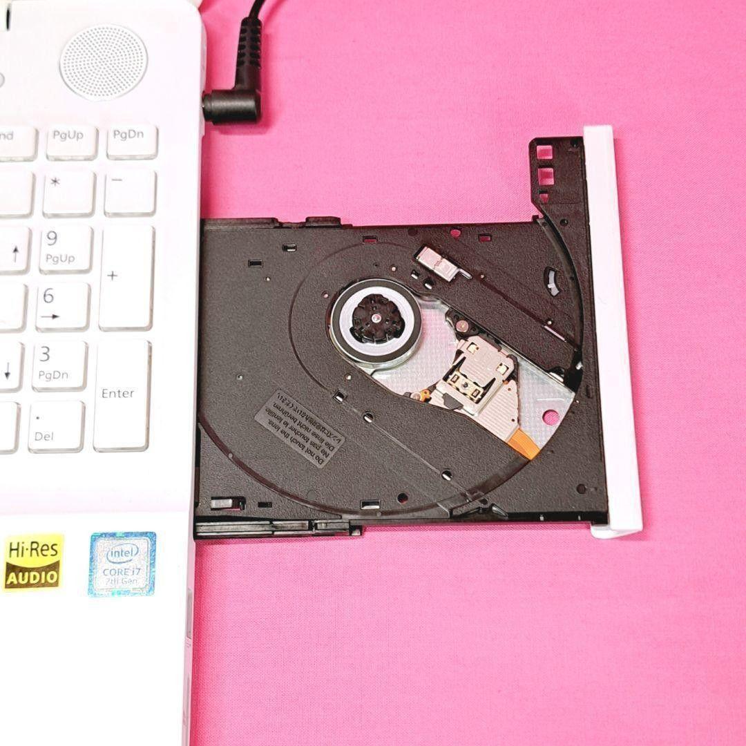 208 第7世代i7/SSD/8GB　富士通ノートパソコン Windows11