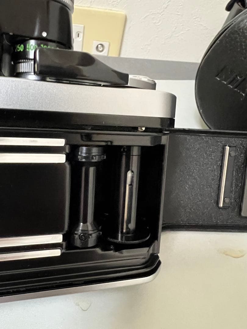 Nikon F2 本体とケース