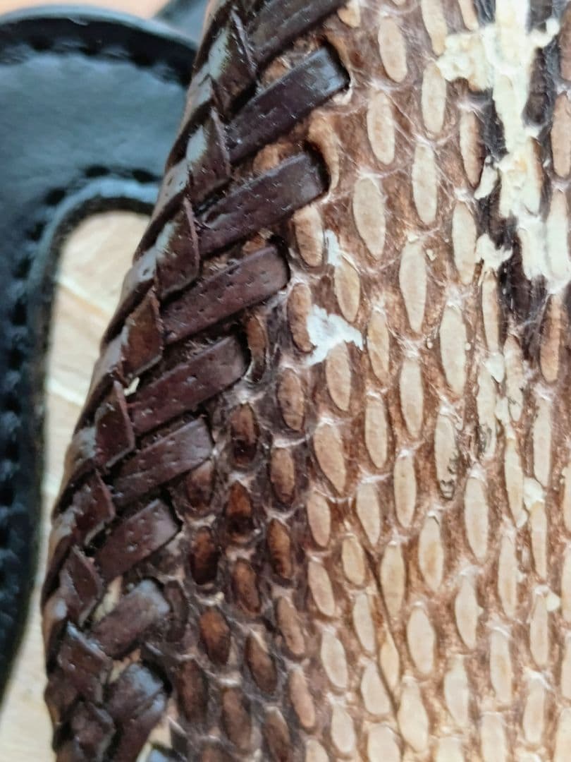 バイカーズウォレットホルダー　コブラ革ヘッド付き