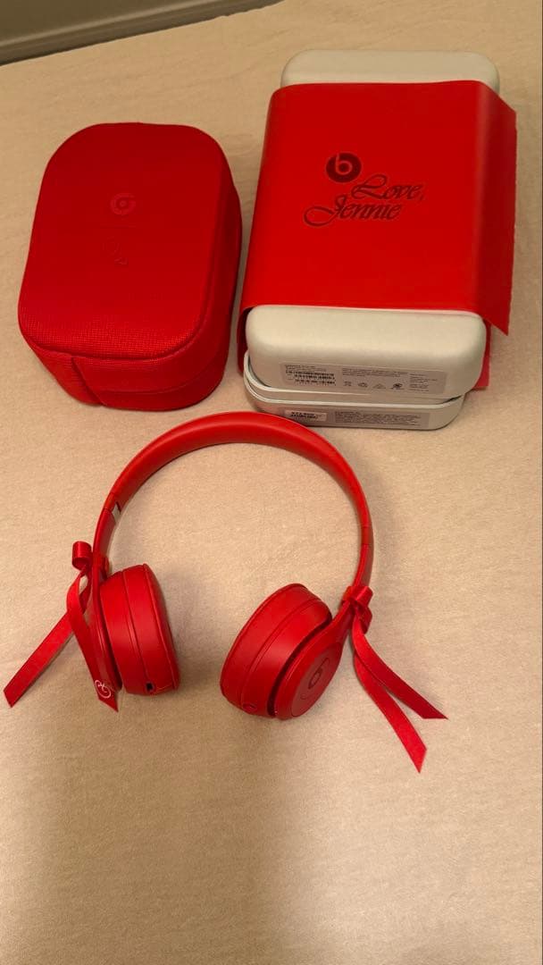 ヘッドホン Beats Solo JENNIE Special Edition