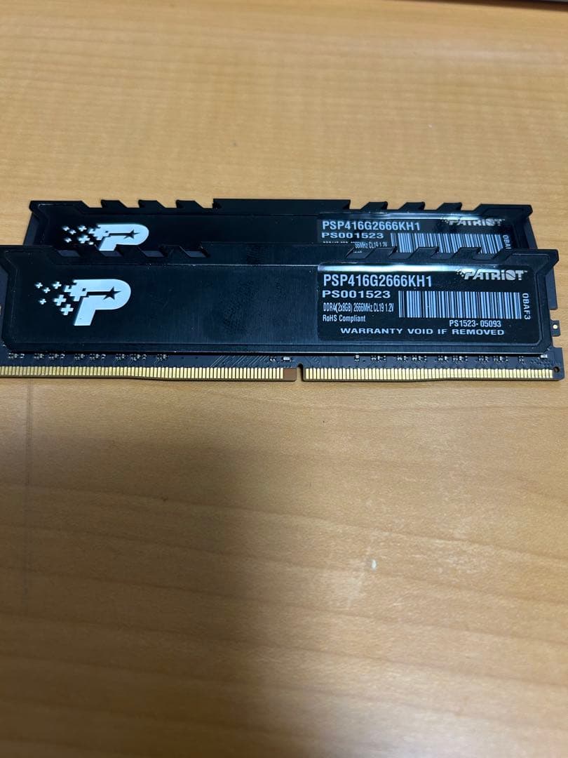 Patriot 16GB (8x2) DDR4 メモリ