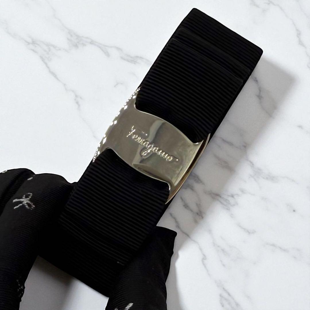 【未使用☆箱付き】サルヴァトーレフェラガモ ヴァラリボン バレッタ