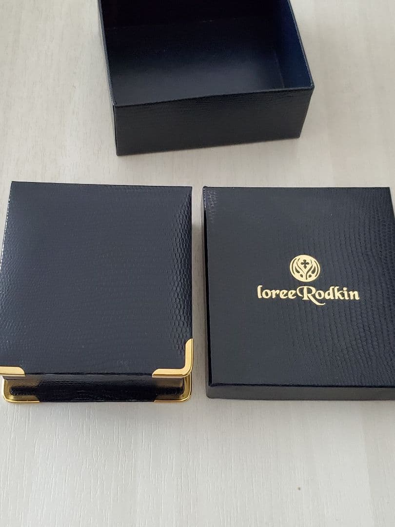 ローリーロドキン18kダイヤ　クロスのピアス片方です。(送料込み)