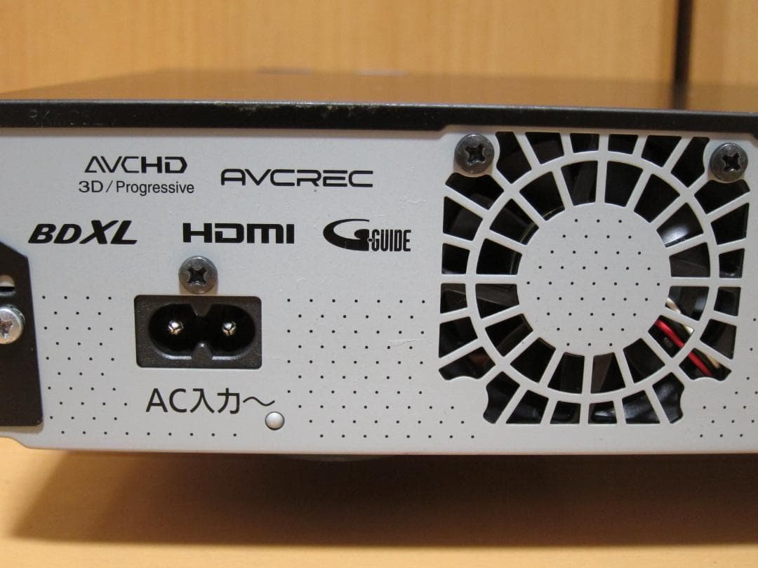 少し難があり、新品HDD2TBへ交換。Panasonic DMR-UBZ2020