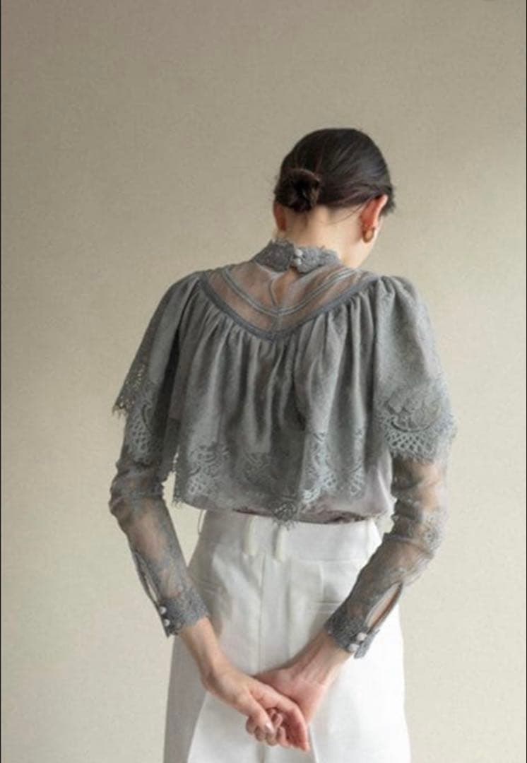 ラベルエチュード　ヴィンテージ　異素材レース長袖ブラウス