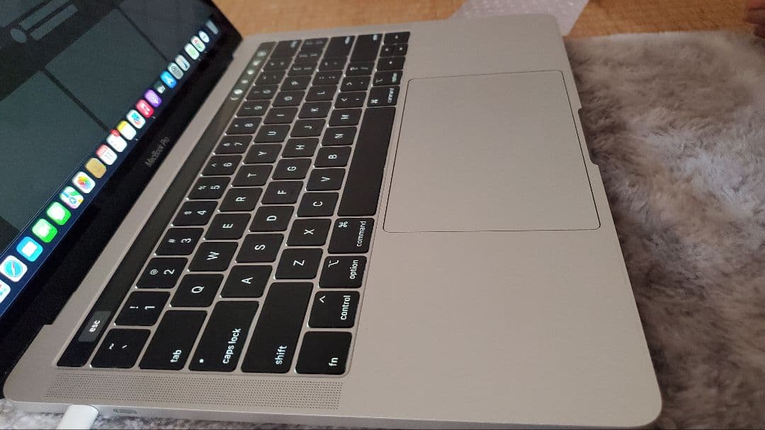 MacBook本体 Apple MacBook pro 13inch 2019