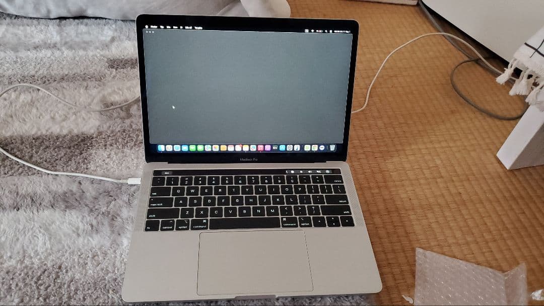 MacBook本体 Apple MacBook pro 13inch 2019