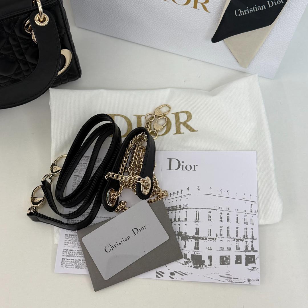 極美品 ブラック レザー ショルダーバッグ~