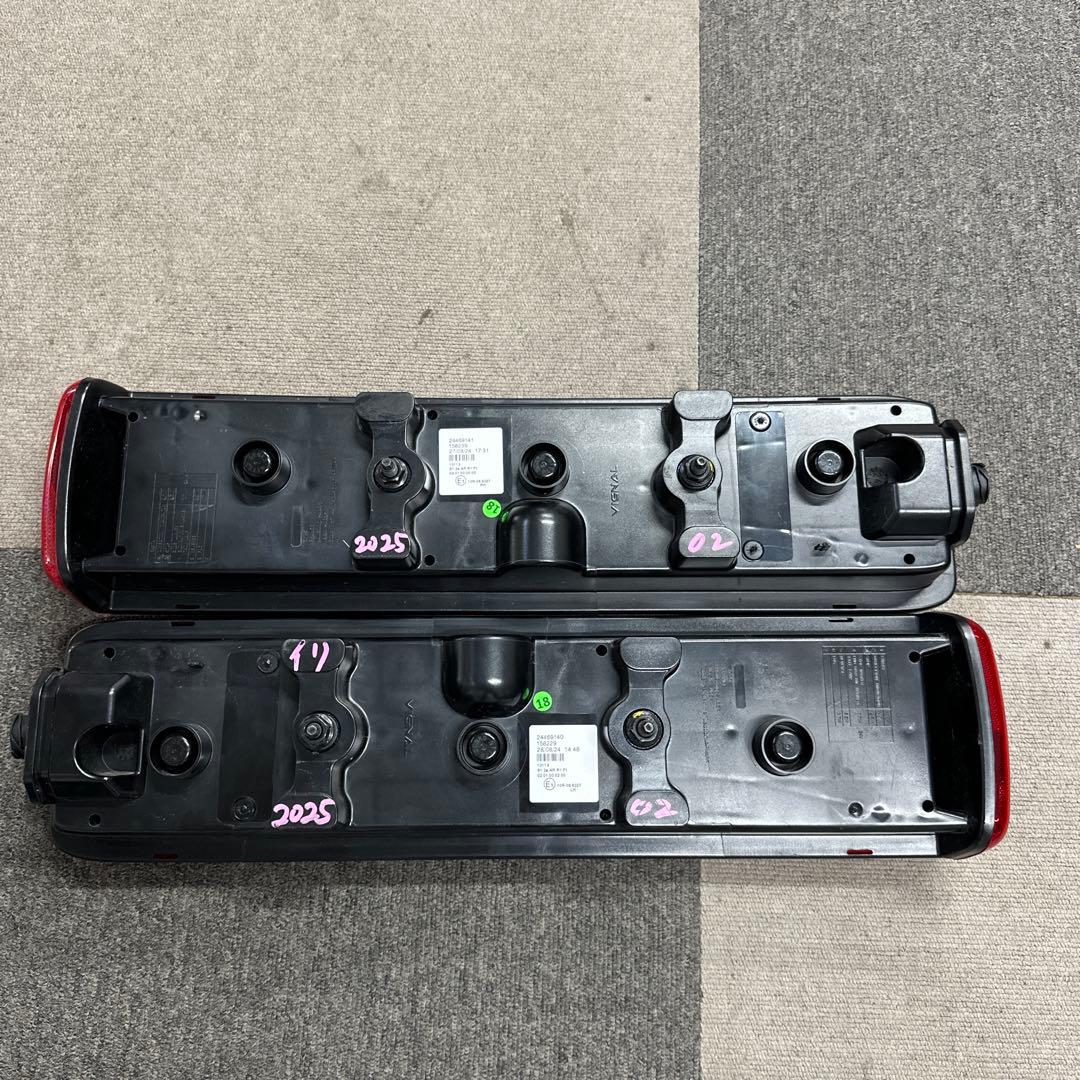 UDクオン新車外しテールランプ 2025 赤 2個セット