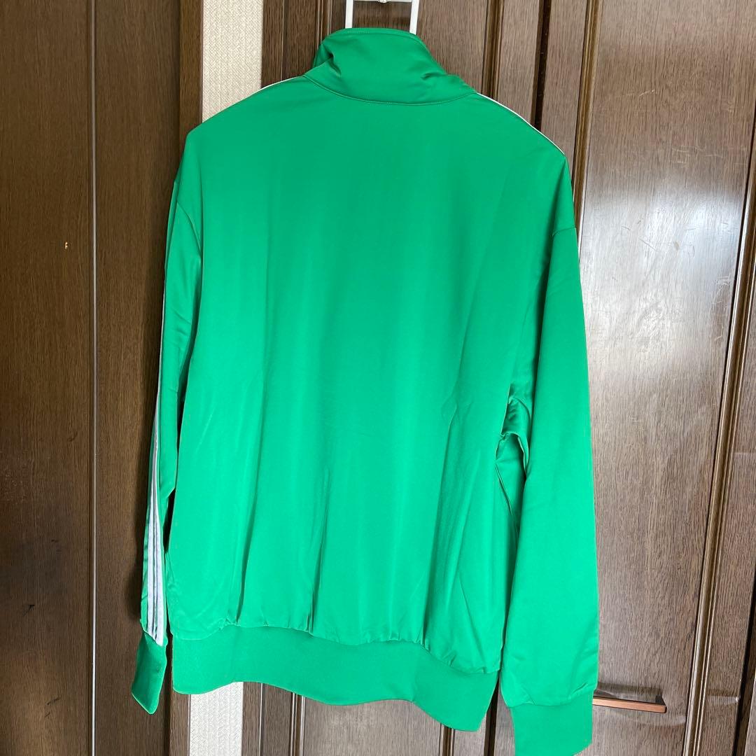 新品タグ付きadidas トレフォイルロゴ　グリーン ジャージジャケット