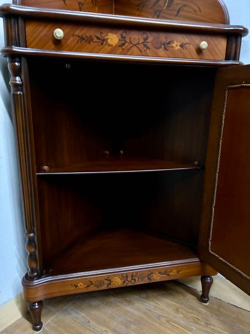 管397☆イタリア製☆アンティーク☆象嵌細工☆コーナーキャビネット