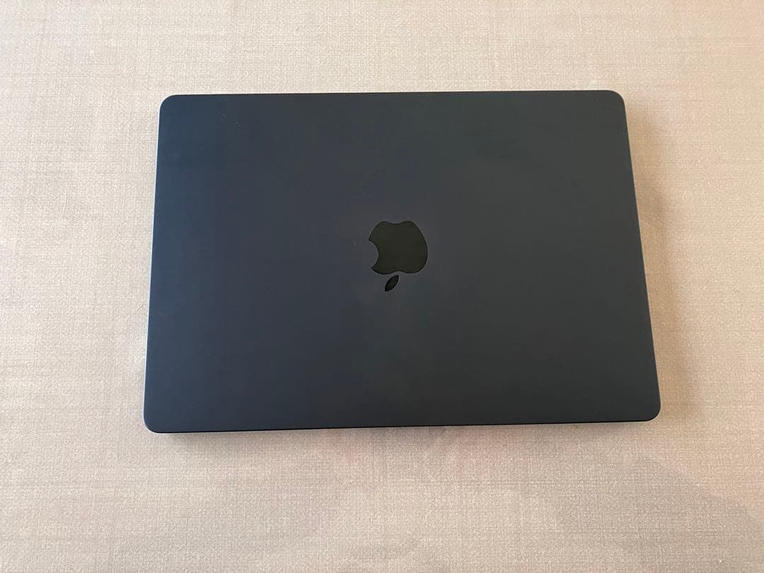 Apple MacBook Air (M2, 2022) 13.6インチ