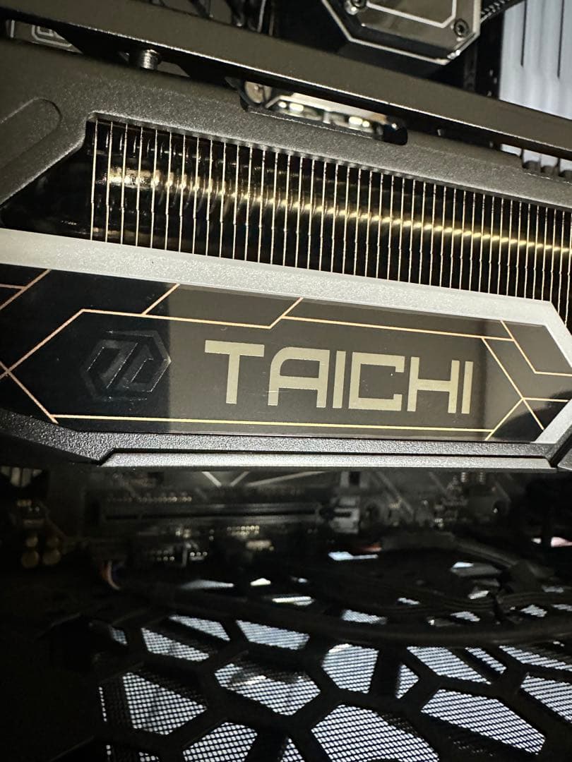 グラフィックボード・グラボ・ビデオカード ASRock Radeon RX 9070 XT Taichi 16GB OC