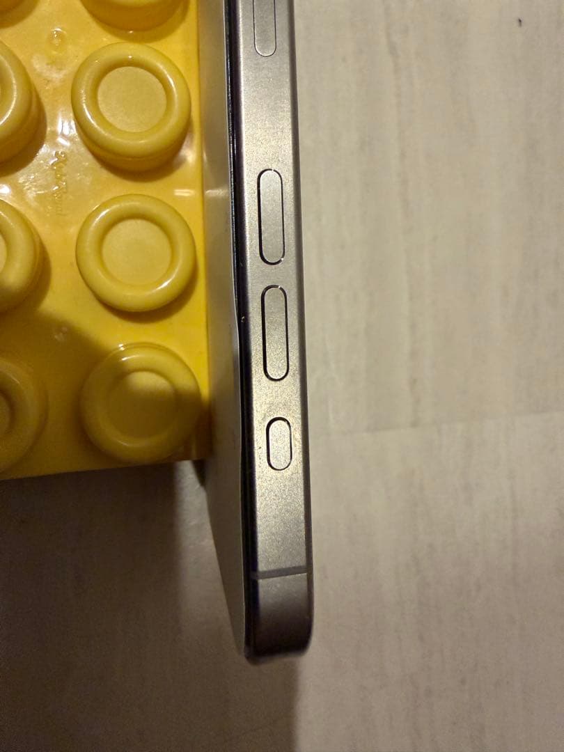 Apple iPhone 15 Pro ナチュラルチタニウム