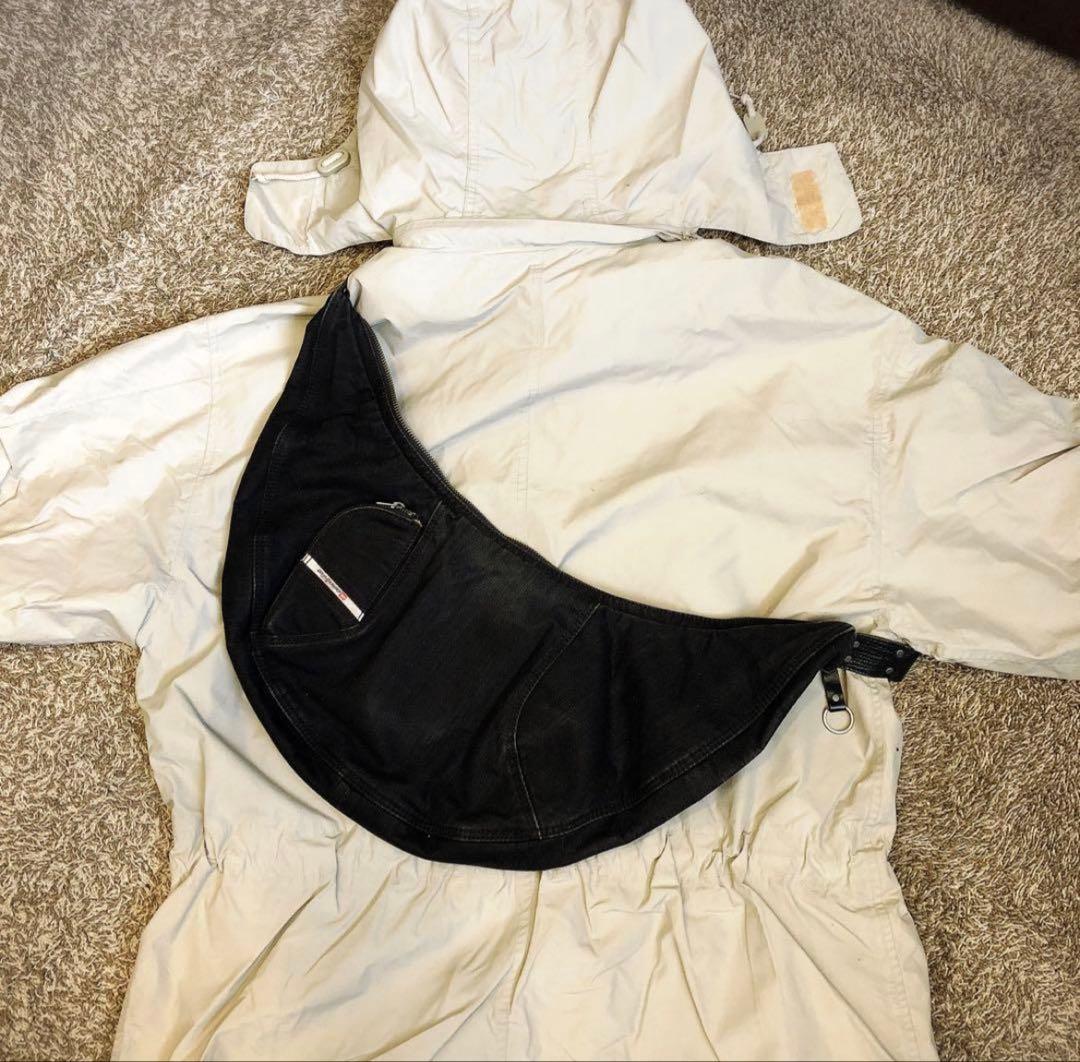 Diesel ブラック バナナショルダーバッグ 三日月