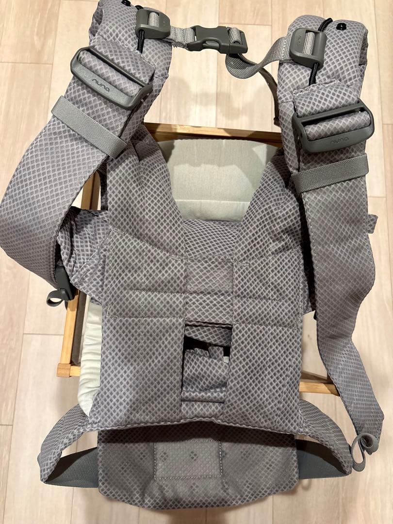 おさま専用【美品】nuna カドルクリック フォグ 抱っこ紐 ヌナ