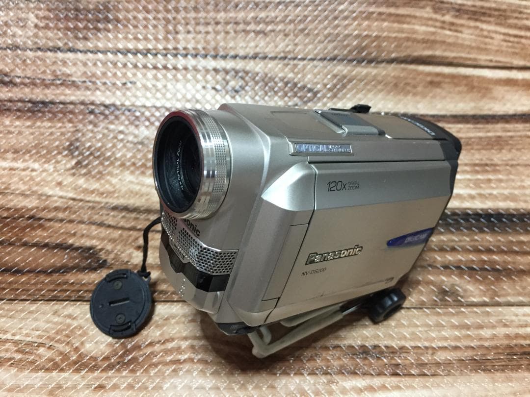 撮影再生ダビングOK　Panasonic　NV-DS200　付属品有　液晶大画面