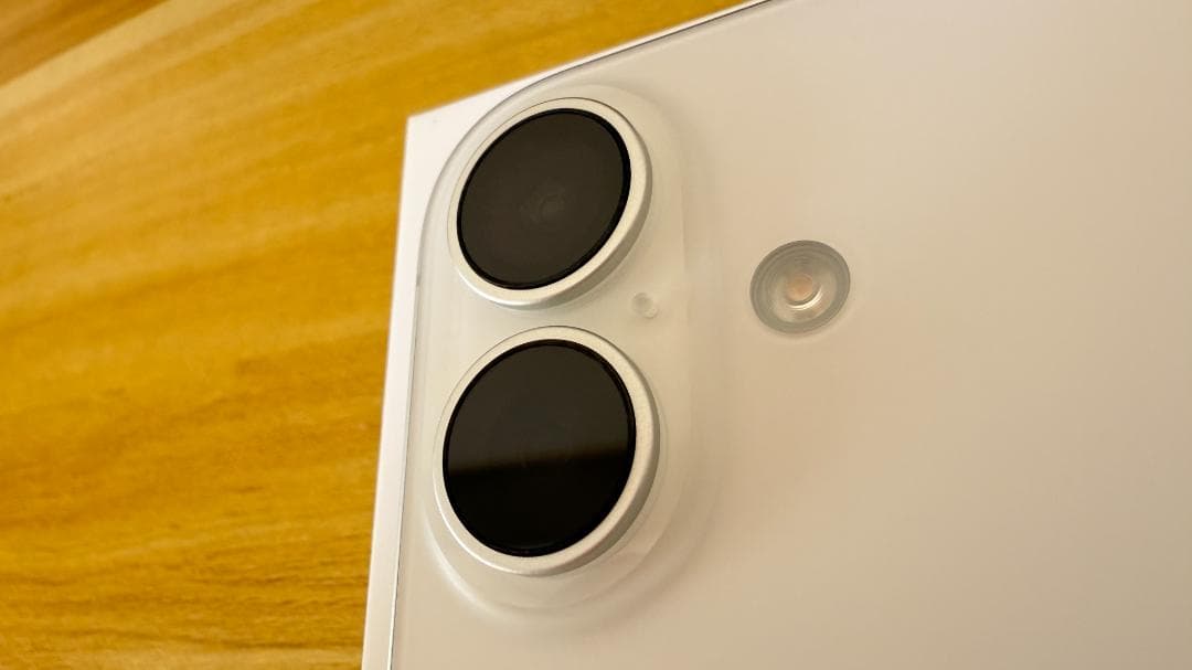 iPhone16 128GB ホワイト simフリー バッテリー100%