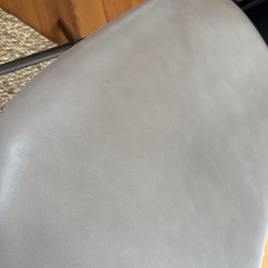 Magnus Longクロスレッグラウンジチェア 1人掛けソファ①