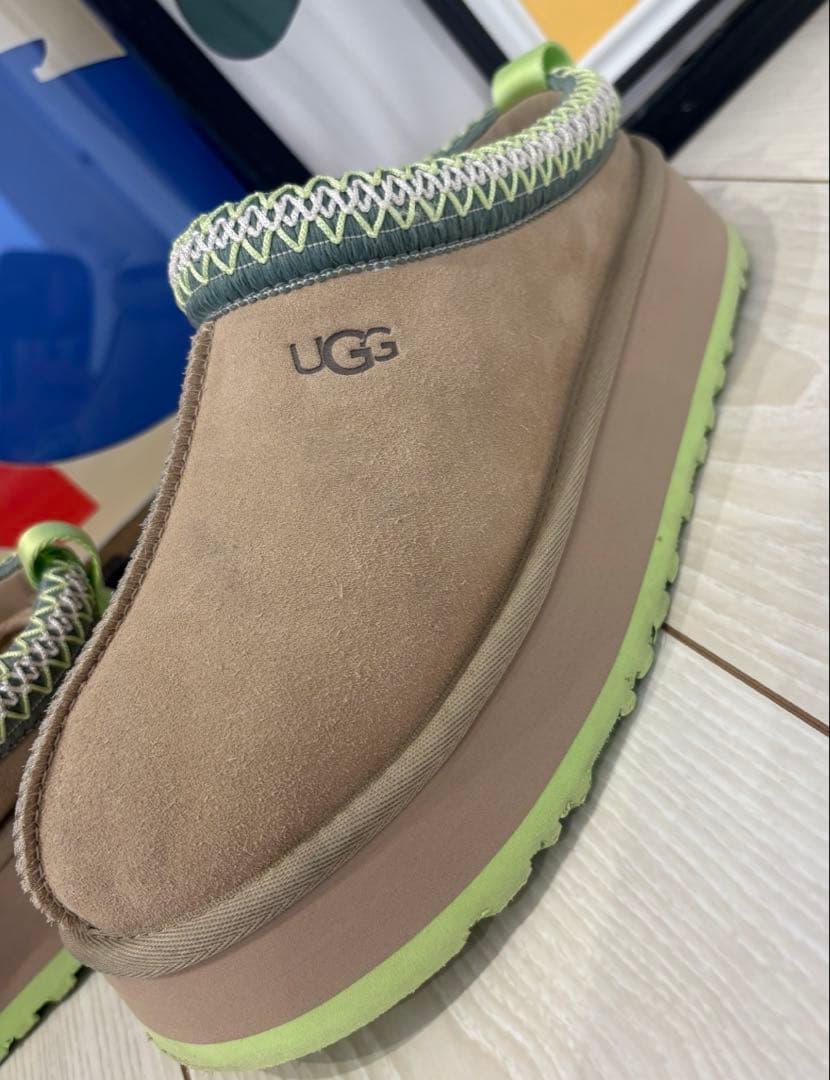 i*t様 UGG Tazz ベージュ/グリーン 8サイズ