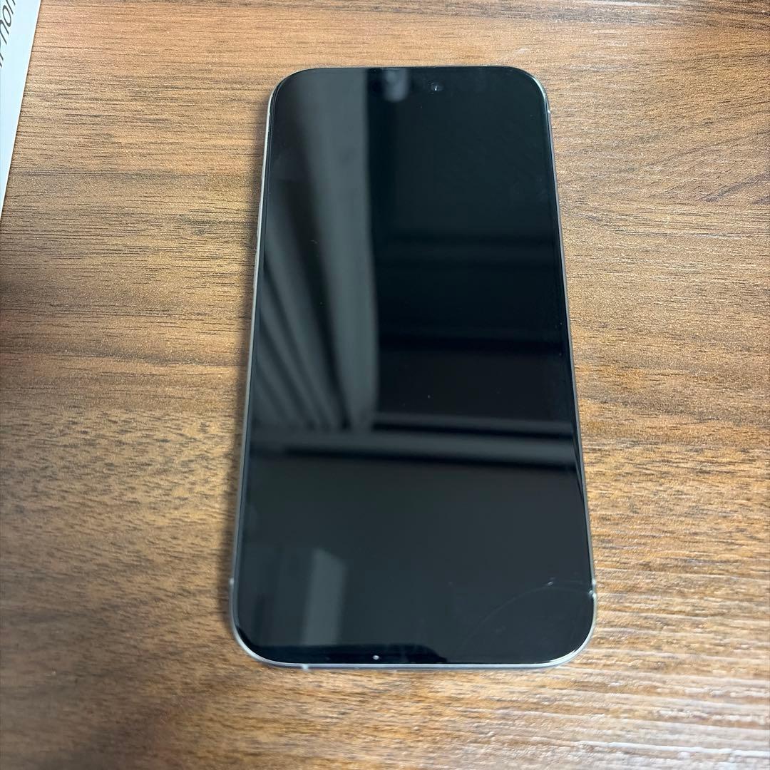 Apple iPhone 15 Pro 本体 256GB ナチュラルチタニウム