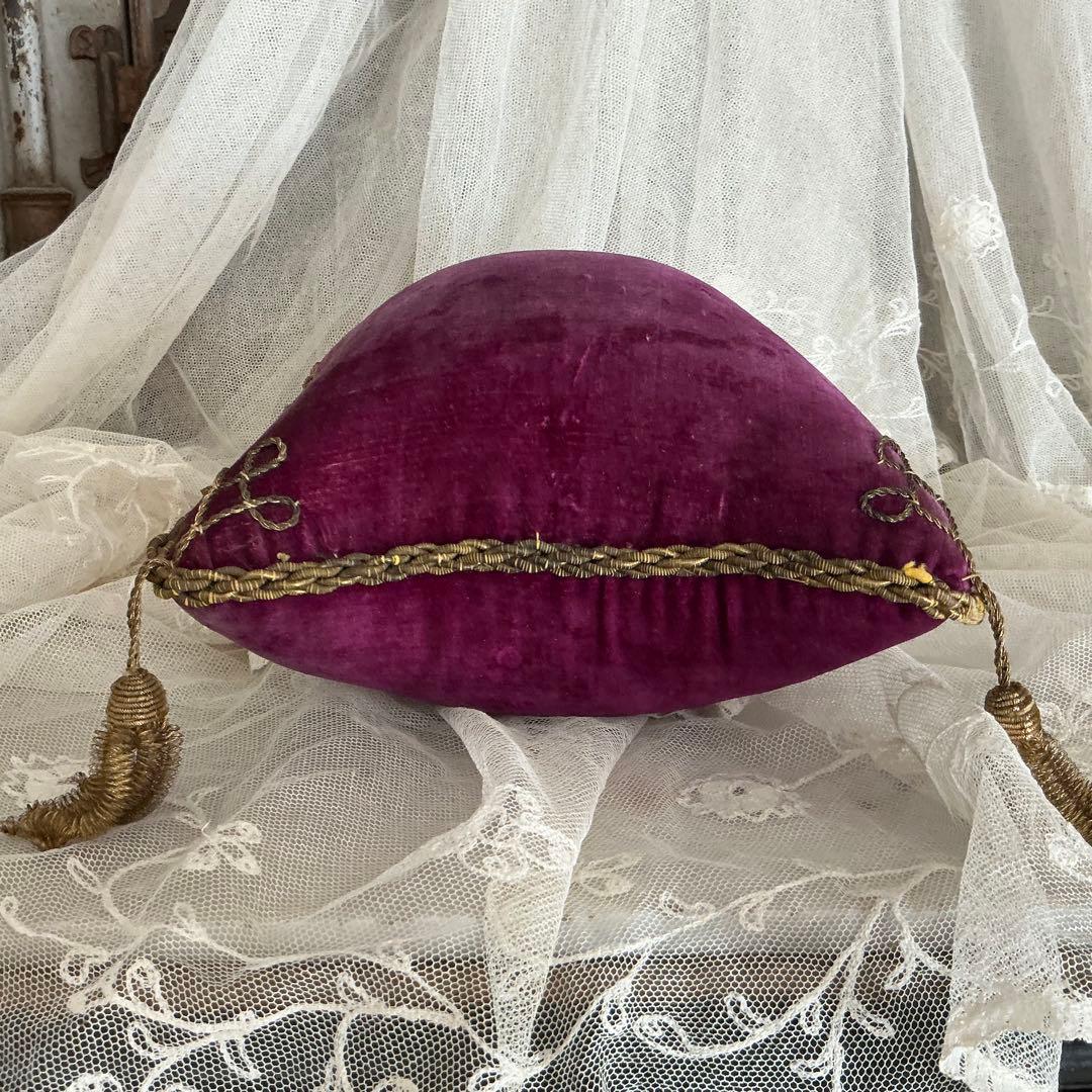 フランスアンティーク　ディスプレイ台座　シンプル♡　クッション　グローブドマリエ