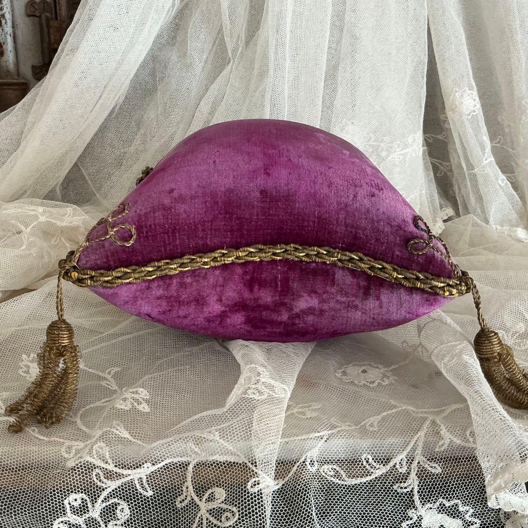 フランスアンティーク　ディスプレイ台座　シンプル♡　クッション　グローブドマリエ