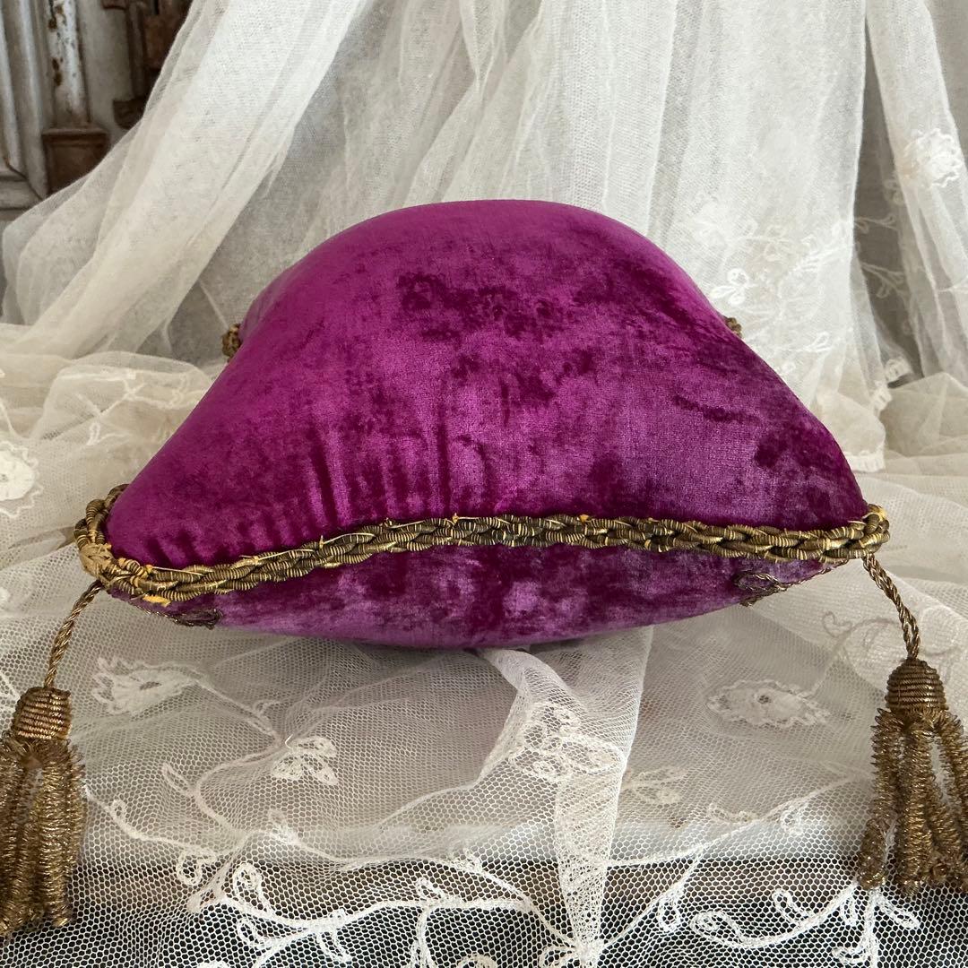 フランスアンティーク　ディスプレイ台座　シンプル♡　クッション　グローブドマリエ