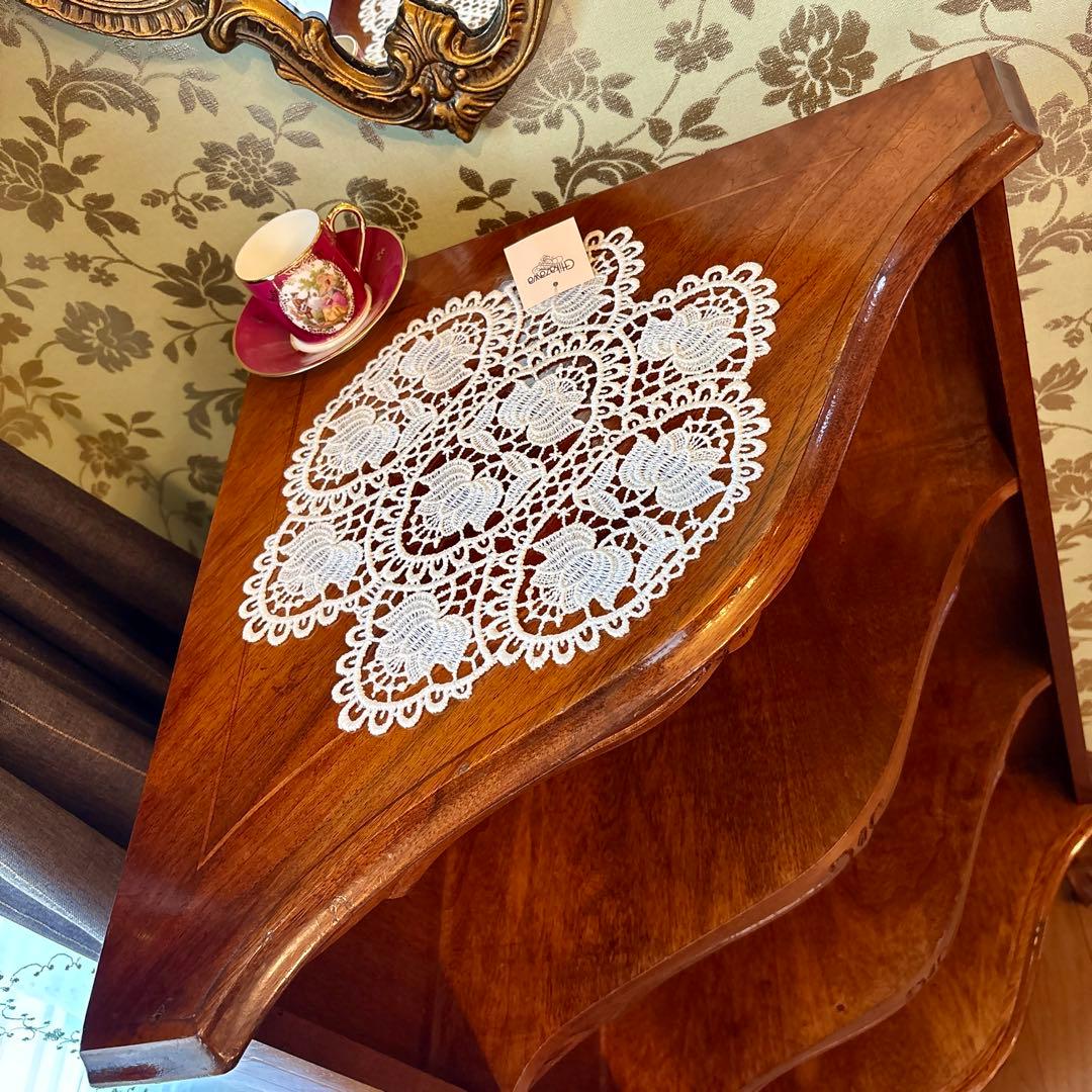 カモミール様 ご購入☆イタリア アンティーク 猫足 3段 飾り棚(レース付き)