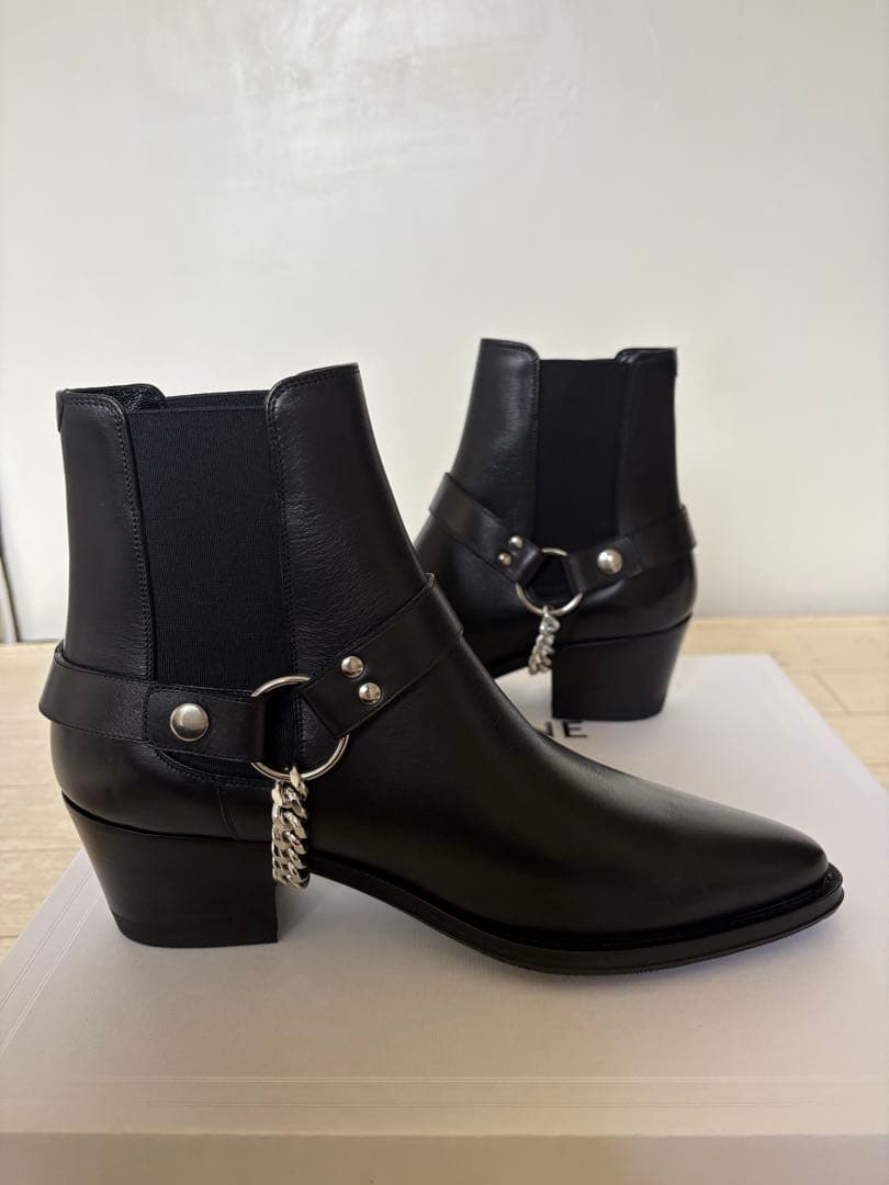 セリーヌ　カマルグバイカーチェルシーブーツ