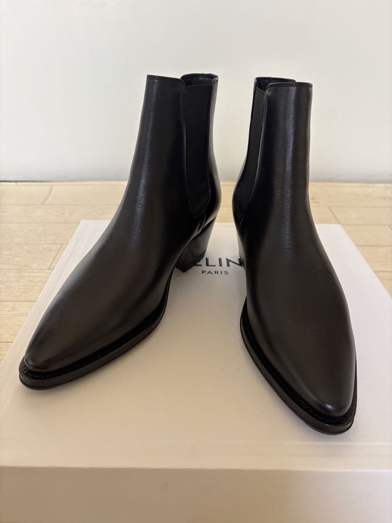 セリーヌ　カマルグバイカーチェルシーブーツ