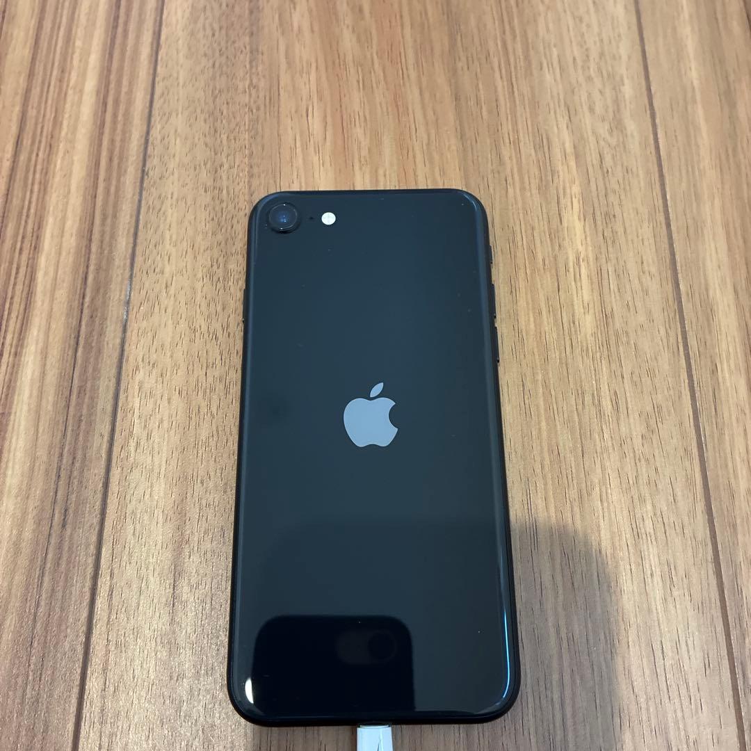 【お値下げOK】iPhoneSE 第二世代　64GB UQ mobile