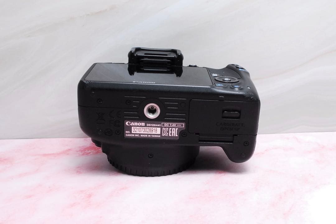 超軽量❣️持ち運びにも便利✨Canon Kiss X7✨旅行にも最適✨